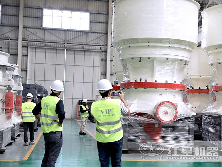 河南红星生产的时产200吨的玄武岩粉碎机价格划算、质量有保障